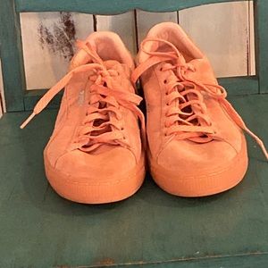 Puma Coral Pink Suede Sneakers Size 39EU Size 8.5 US.